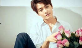 明星生娃后爆料结婚视频,婚后生活甜蜜曝光，宝宝萌态十足